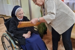 spotkanie-seniorow-z-pszczelarzem-18