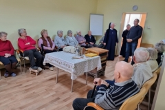 spotkanie-seniorow-z-pszczelarzem-20
