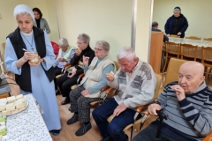 spotkanie-seniorow-z-pszczelarzem-29