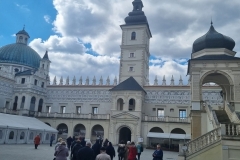 wycieczka-do-kalwarii-paclawskiej-i-krasiczyna-55